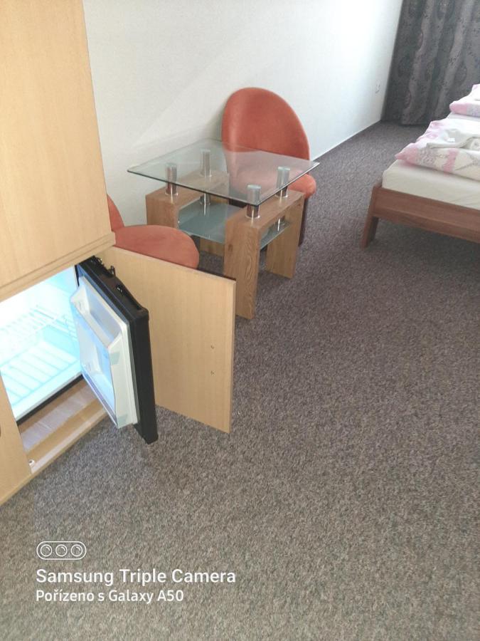 Hotel Vagonka Studenka Екстер'єр фото